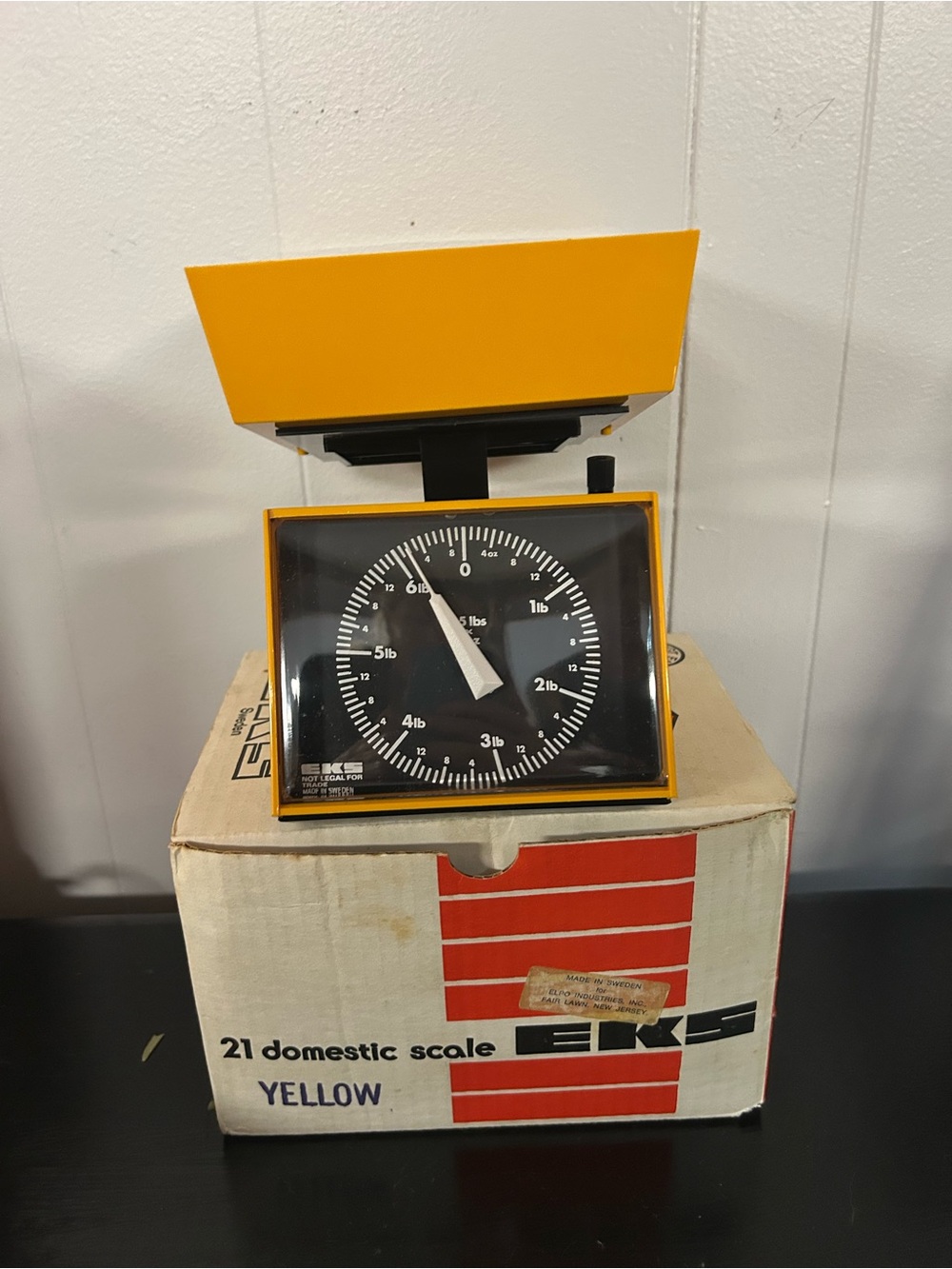 Vintage EKS 21 Domestic Scale BRAND NEW Made in Sweden Yellow
